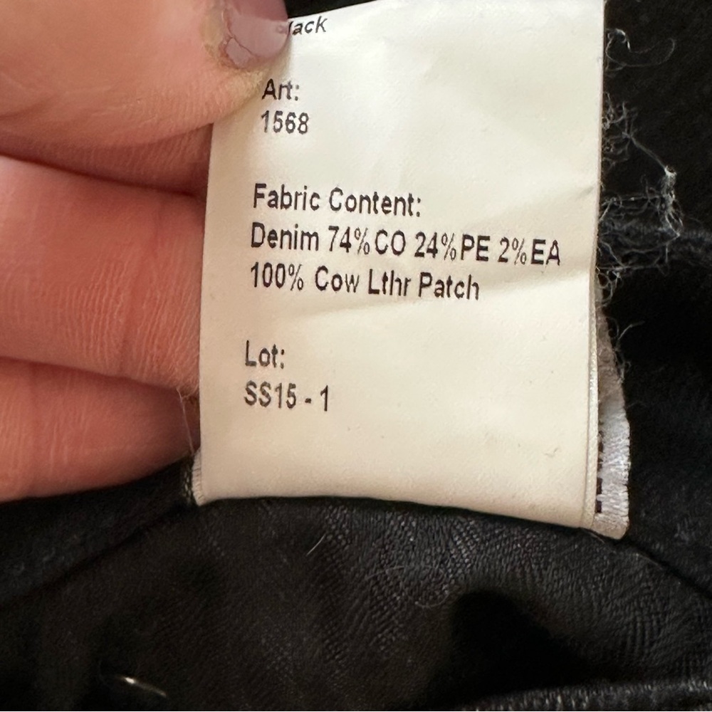 Classic Black Women's Jeans - Picture 11 of 16